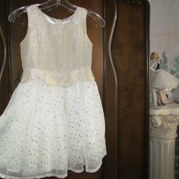 GIRL'S WHITE & GOLD DRESS, 7/8, CAT & JACK CHRISTMAS SPECIAL OCCASION WEDDING - Picture 6 of 7